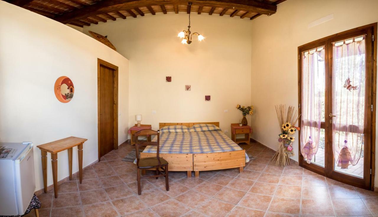 Agriturismo Il Canterino Guardistallo Buitenkant foto